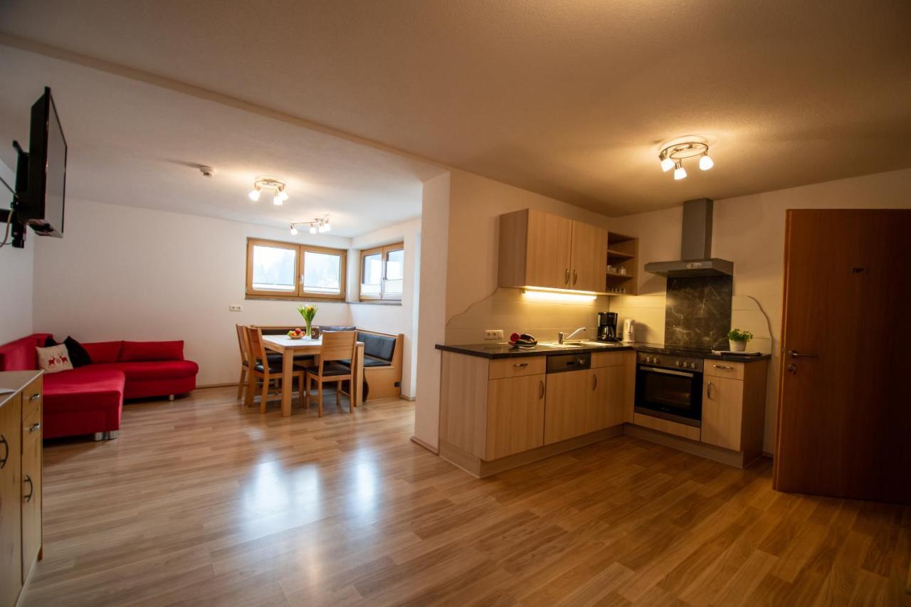 Apartamento Haus Raggl Landeck Exterior foto